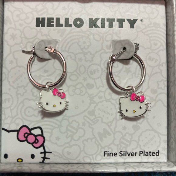 NWT Silver Plated Hello Kitty Hoop Dangle Earrings - Picture 1 of 5